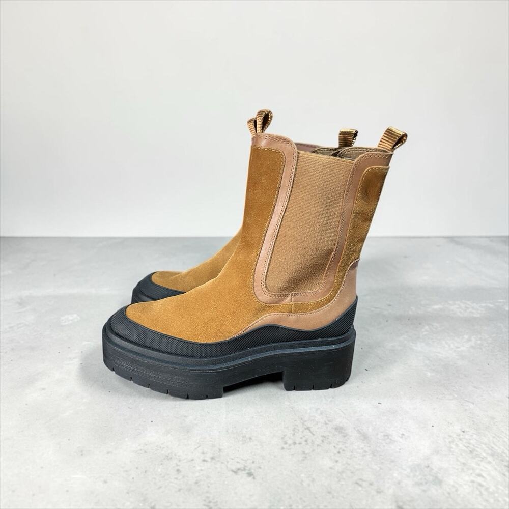 Sam Edelman Lulia Chelsea Boots, which feature a chunky lug sole Size 6
